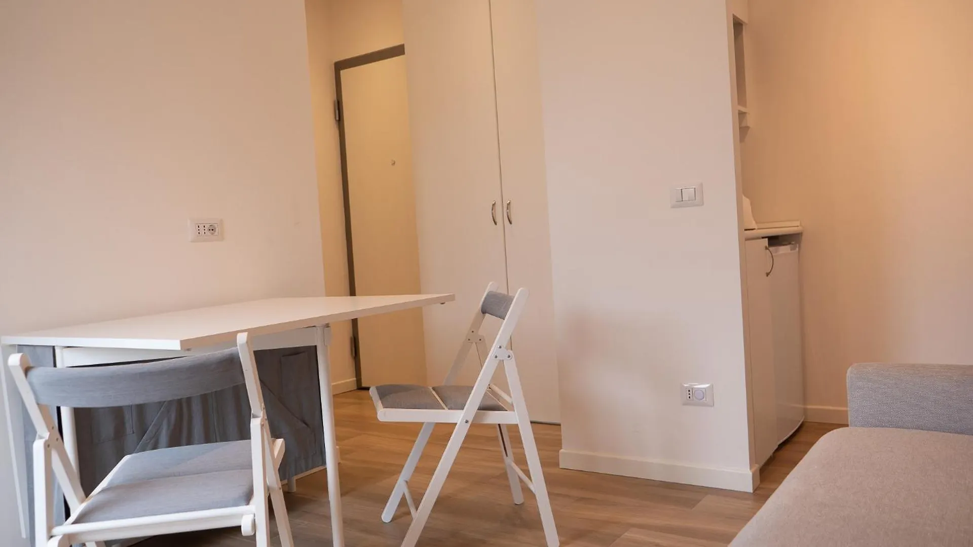 Apartment Prestige Boutique Homes-Design Disctict Milan Italy